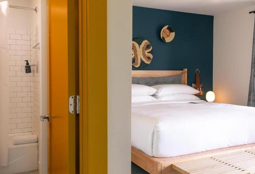 استودیو استاندارد با تخت کینگ, Bode Nashville