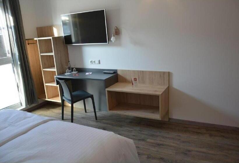 豪华房间, Hohenloher Tor