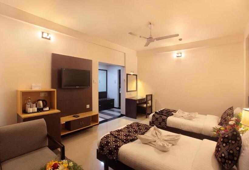 Люкс, Pushpak Grande