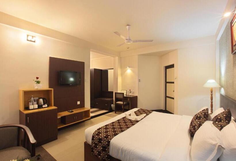 Люкс, Pushpak Grande