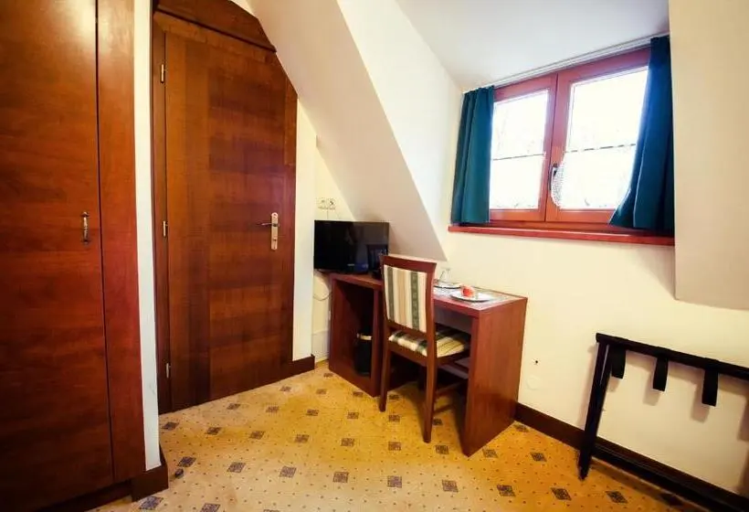Habitación Estàndard Individual, Fortna