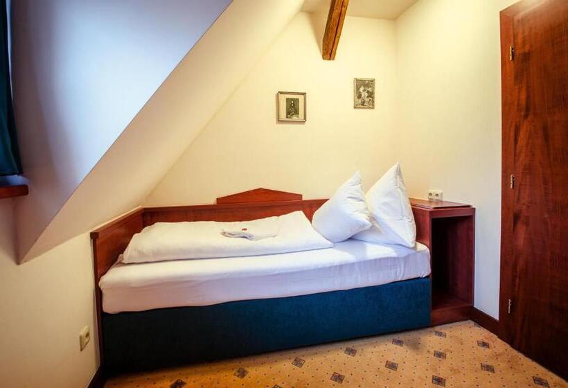 غرفة قياسية فردية, Fortna