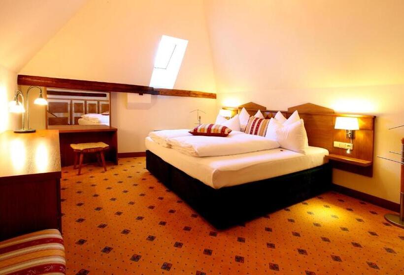 شقة غرفة واحدة, Fortna