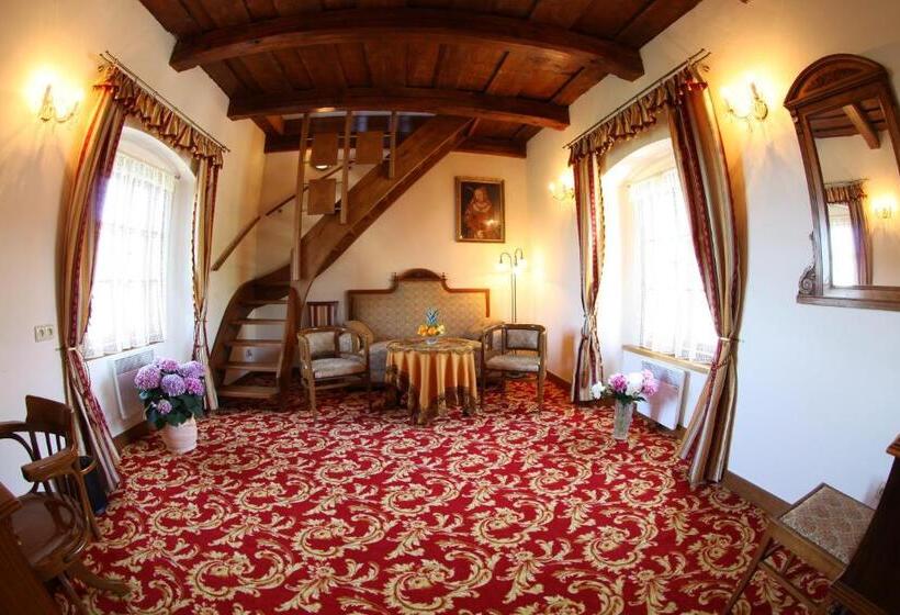 شقة غرفة واحدة, Fortna