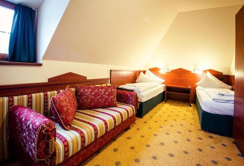 غرفة ديلوكس, Fortna