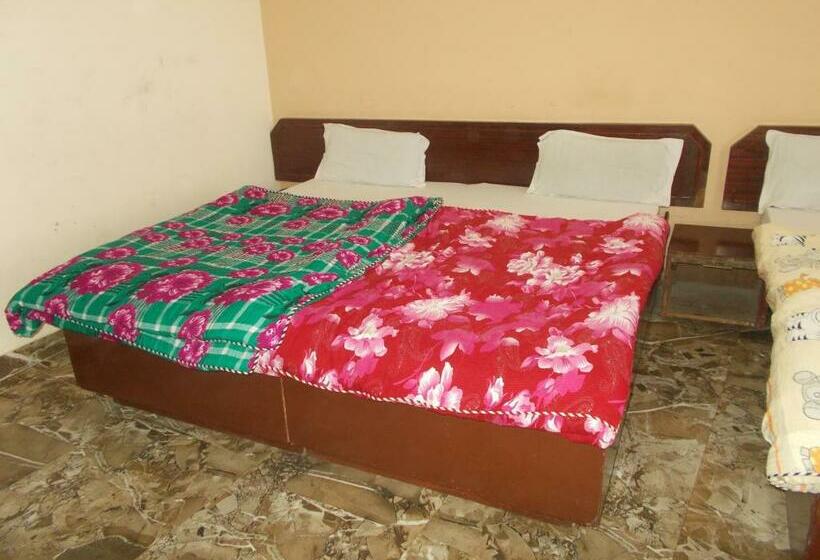 اتاق اکونومی, Nice Place Near Cart Road