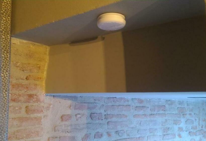 Люкс с гидромассажем, La Suite Romantique Avec Jacuzzi Au Cœur De Perpignan