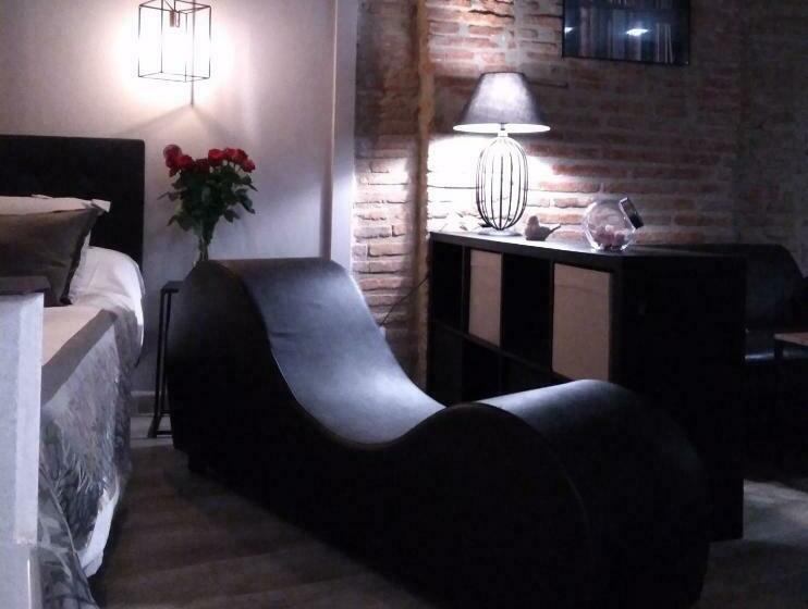 Люкс с гидромассажем, La Suite Romantique Avec Jacuzzi Au Cœur De Perpignan