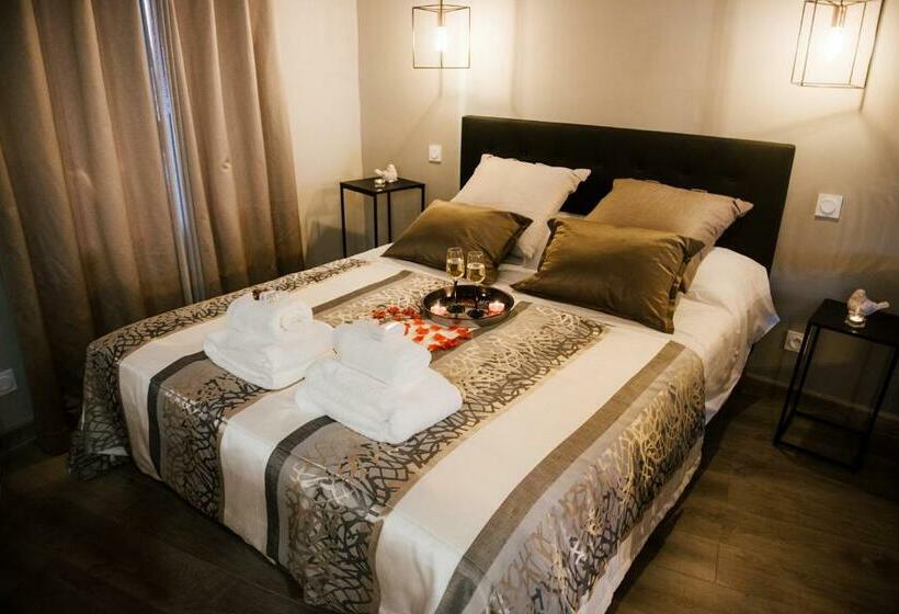 Люкс с гидромассажем, La Suite Romantique Avec Jacuzzi Au Cœur De Perpignan