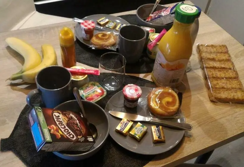 ハイドロマッサージバス付きスイート, La Suite Romantique Avec Jacuzzi Au Cœur De Perpignan