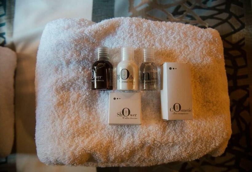 Люкс с гидромассажем, La Suite Romantique Avec Jacuzzi Au Cœur De Perpignan