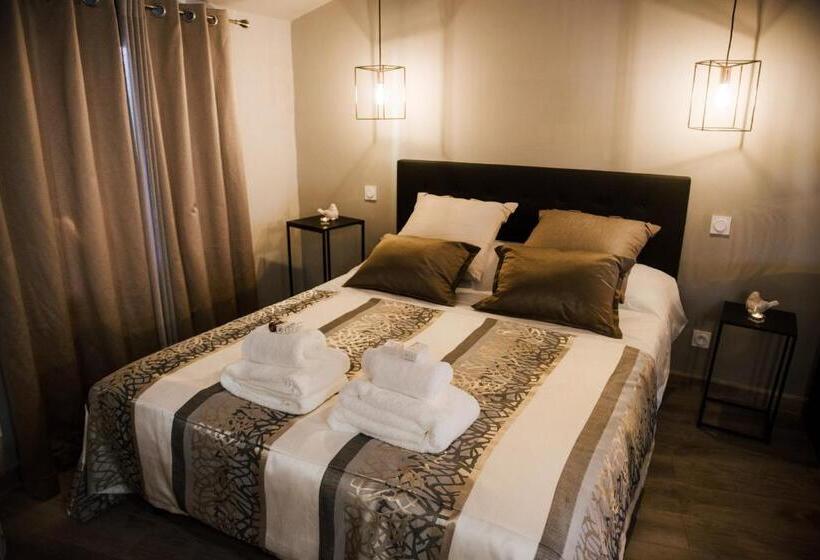 Люкс с гидромассажем, La Suite Romantique Avec Jacuzzi Au Cœur De Perpignan