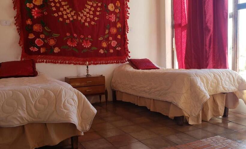 غرفة عائلية, Hacienda Casa Blanca