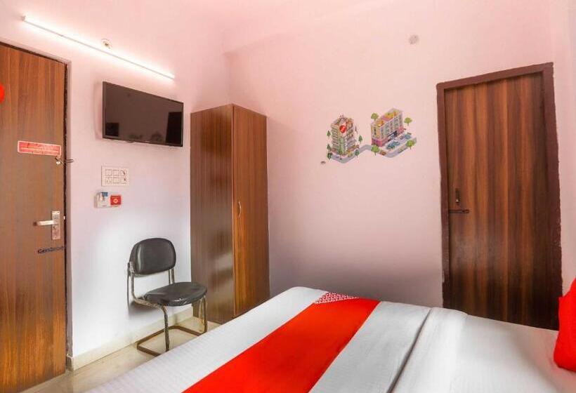 Pokój Trzyosobowy Klasyczny, O Noida Villa