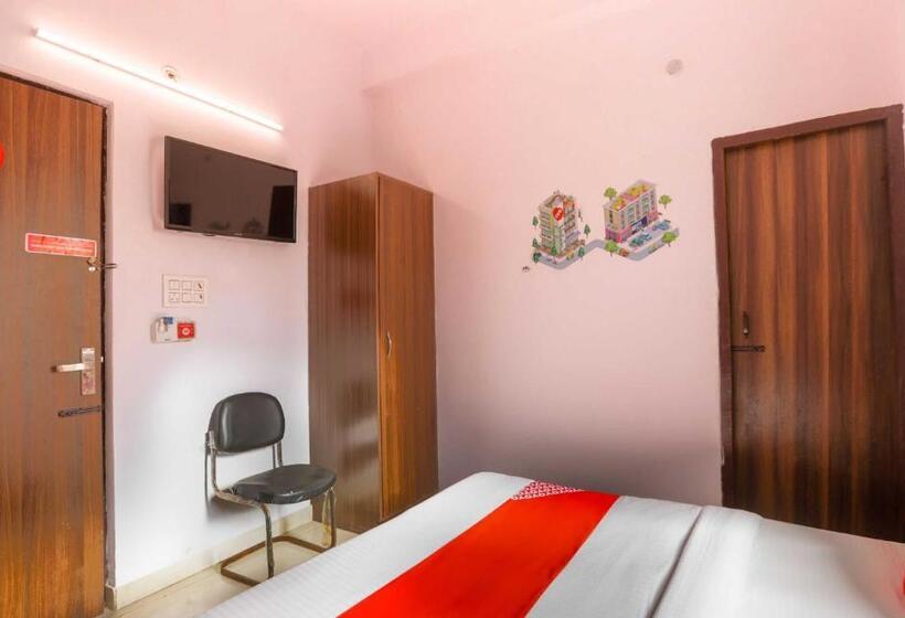 Pokój Trzyosobowy Klasyczny, O Noida Villa