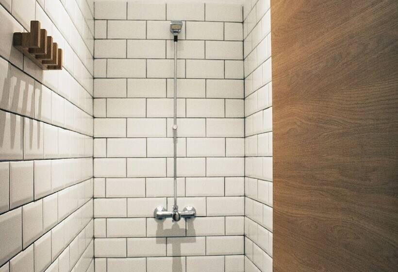 تختخواب در اتاق مشترک, The Market Hostel