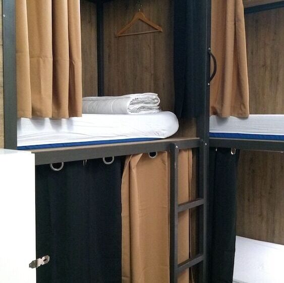 تختخواب در اتاق مشترک, The Market Hostel