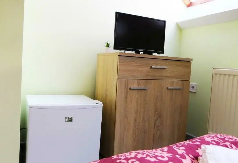 Deluxe-studio, Hőforrás Wellness Vendégház