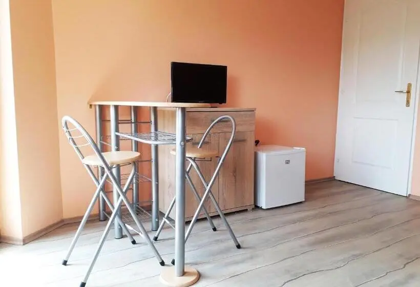 Standard-huone Puutarhanäkymä, Hőforrás Wellness Vendégház
