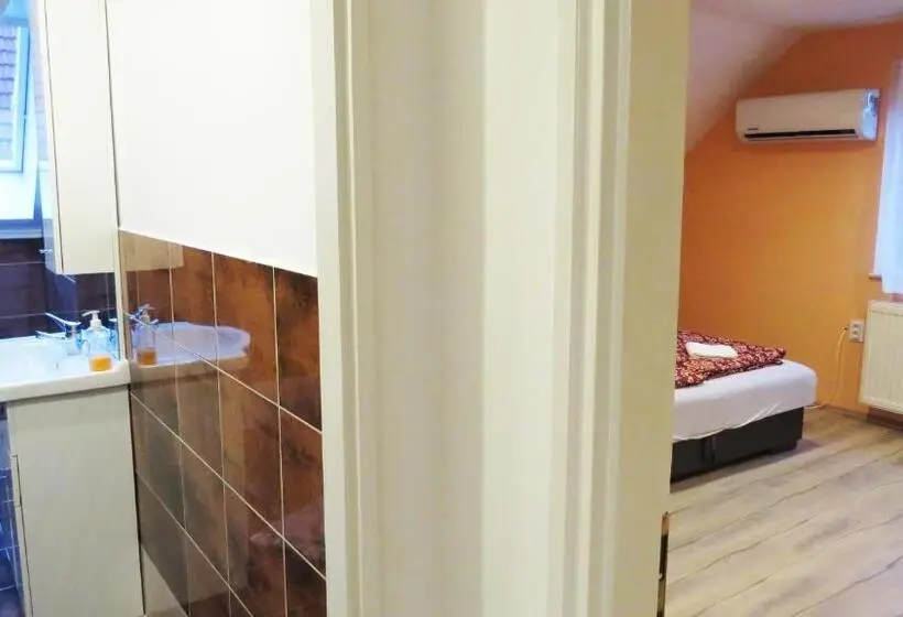 Standard-huone Puutarhanäkymä, Hőforrás Wellness Vendégház