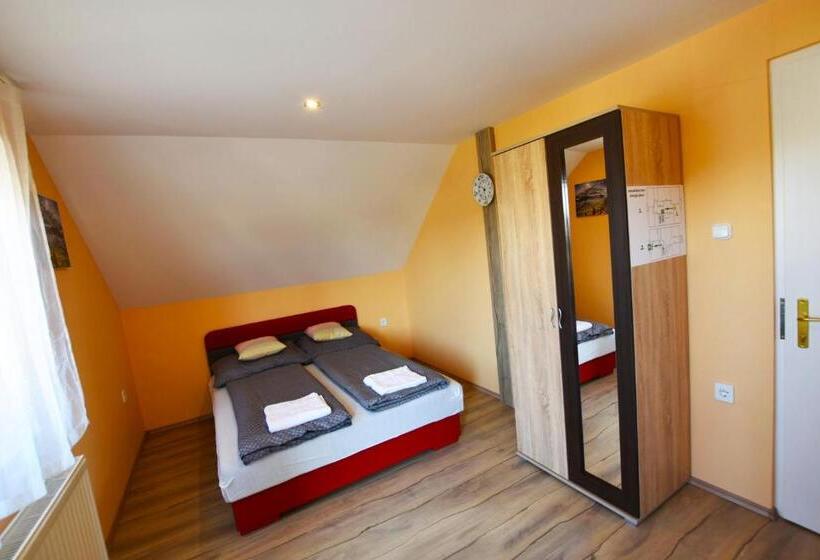 带1个卧室的带阳台的公寓, Hőforrás Wellness Vendégház