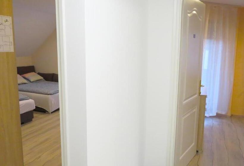 带1个卧室的带阳台的公寓, Hőforrás Wellness Vendégház