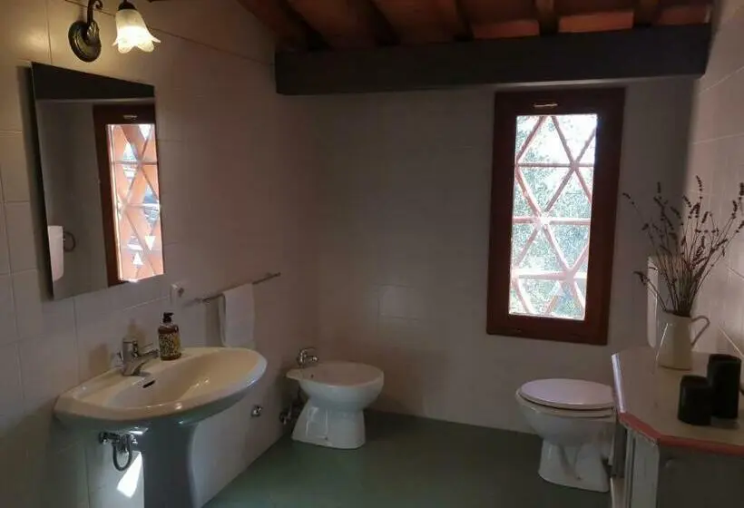 3ベッドルームハウス, Castello Di Pratelli