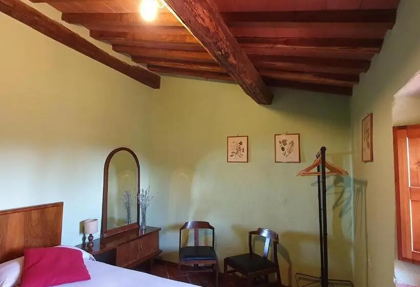 3ベッドルームハウス, Castello Di Pratelli