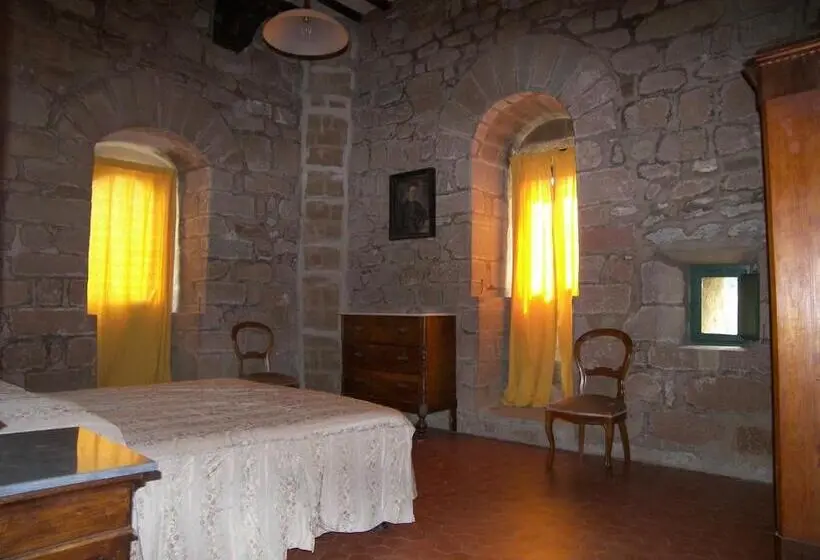 4ベッドルームハウス, Castello Di Pratelli