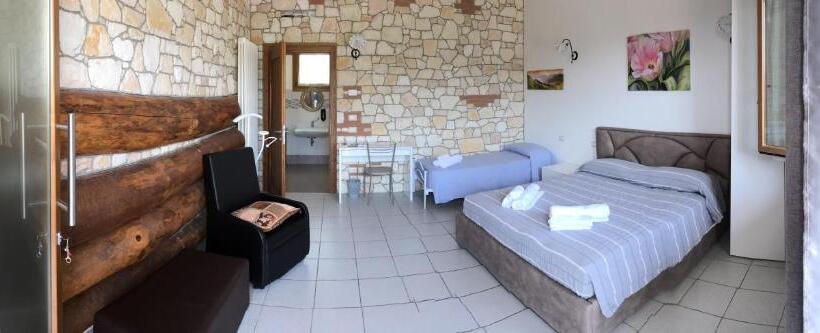 חדר סטנדרט מותאם לאדם עם מוגבלויות, La Fontanella