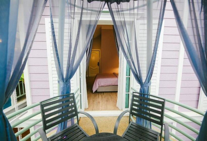 Quarto Deluxe com Sacada, The Royale Chenang Resort