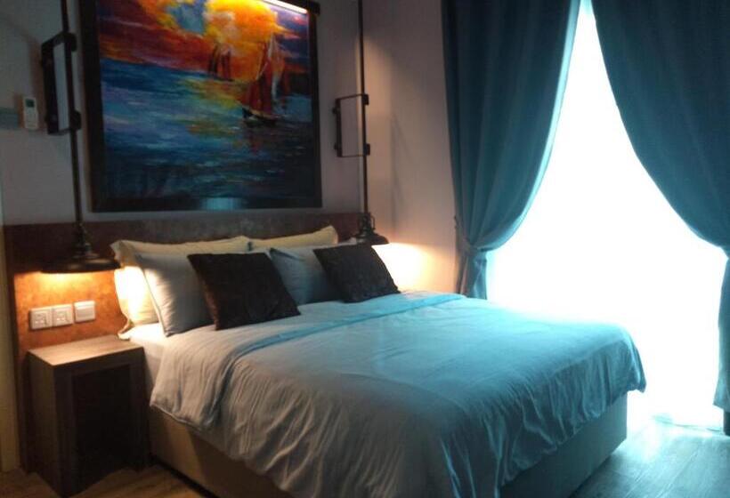 Quarto Deluxe com Sacada, The Royale Chenang Resort