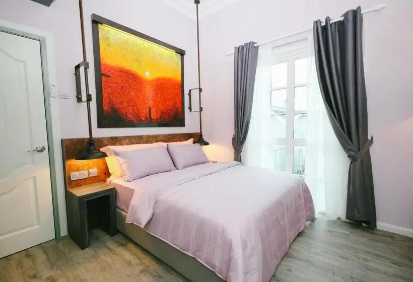 سوییت لوکس, The Royale Chenang Resort