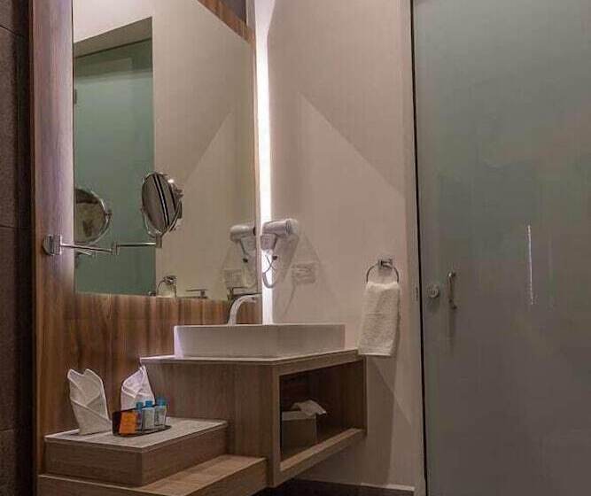 جناح سوبيريور, Casa De La Audiencia