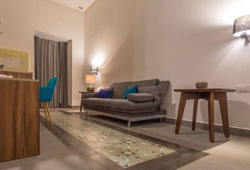 جناح سوبيريور, Casa De La Audiencia