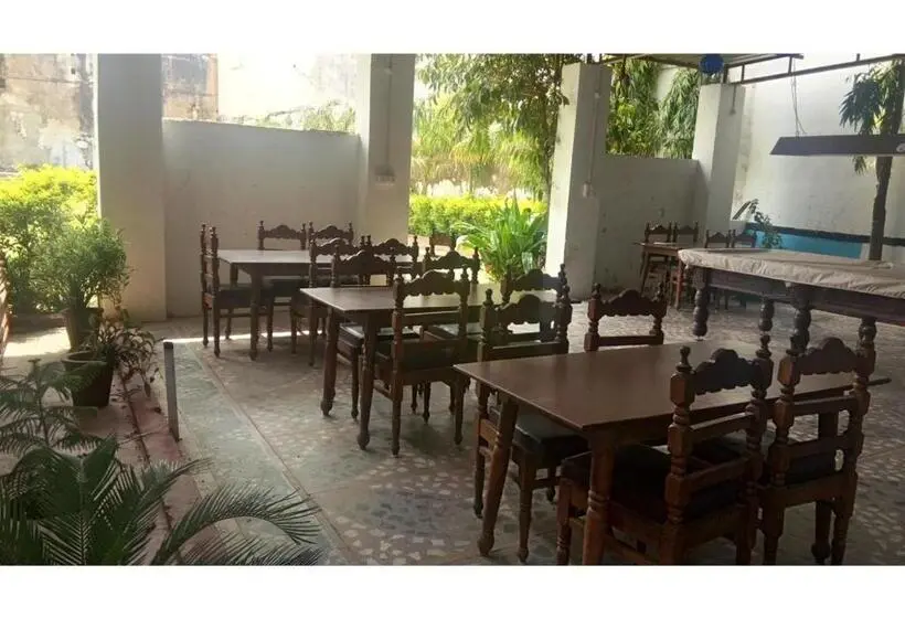 اتاق لوکس, Moon Dance Garden & Restaurant