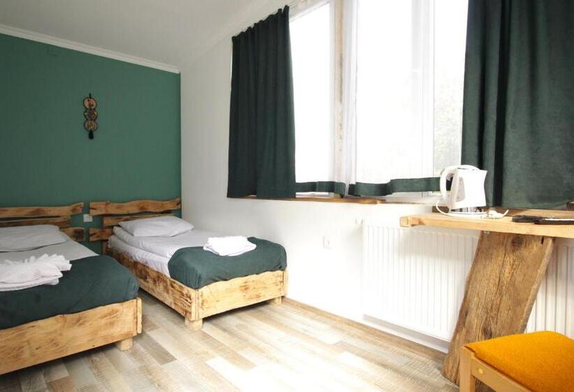 اتاق استاندارد با چشمانداز باغ, Insomnia