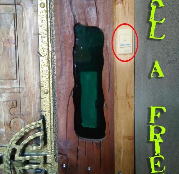 اتاق استاندارد یک نفره, Insomnia