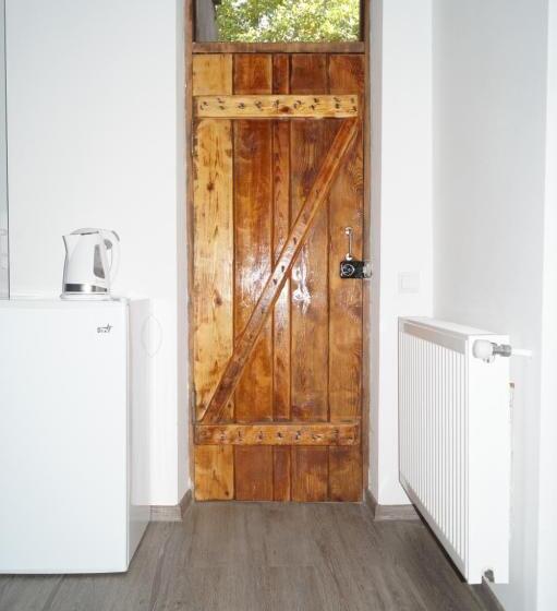 سوییت با چشمانداز باغ, Insomnia