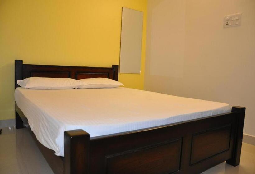 اتاق لوکس, Moonlight Residency