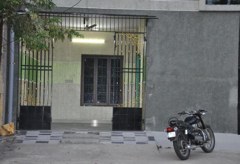 اتاق لوکس, Moonlight Residency