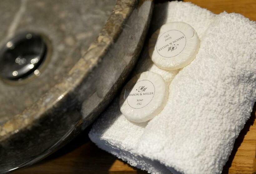 基本间, The Cayley Arms Inn