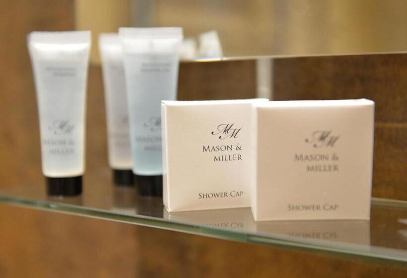 带大床的豪华间, The Cayley Arms Inn