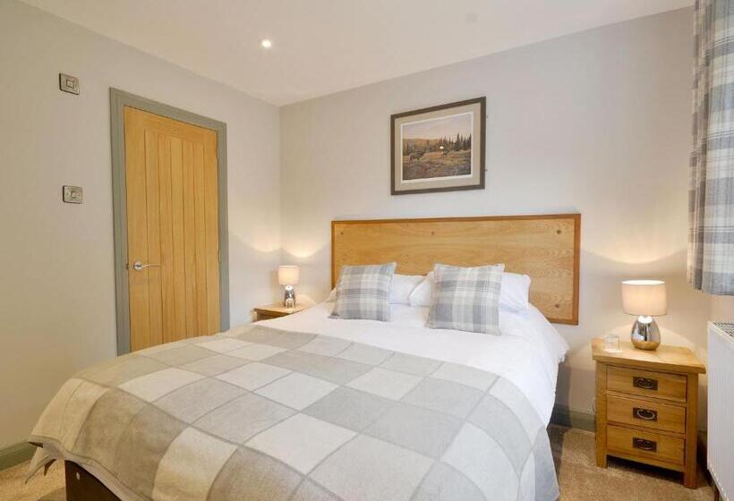 带大床的豪华间, The Cayley Arms Inn