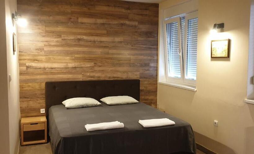 اتاق استاندارد سه نفره, Vege & Vegan Restaurant And Accommodation