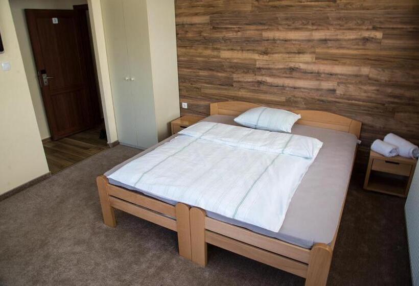 اتاق استاندارد سه نفره, Vege & Vegan Restaurant And Accommodation