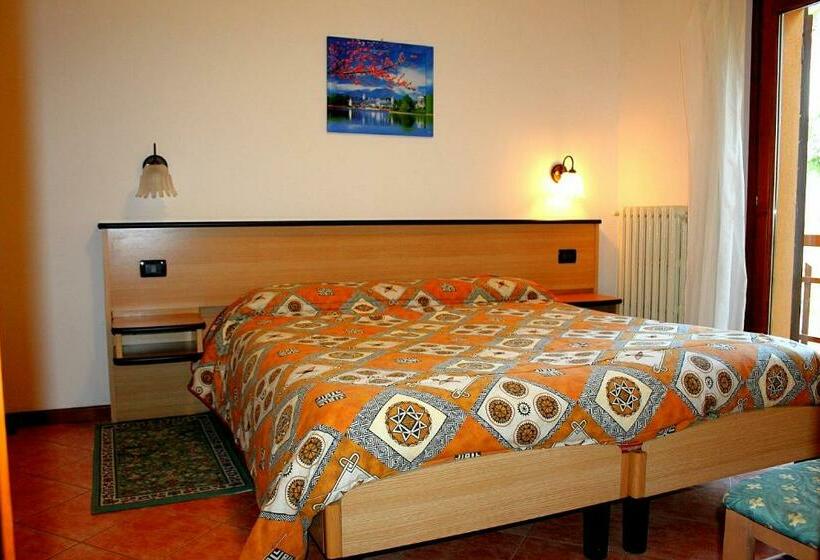 标准间带阳台, Albergo Ristorante Le Fontane