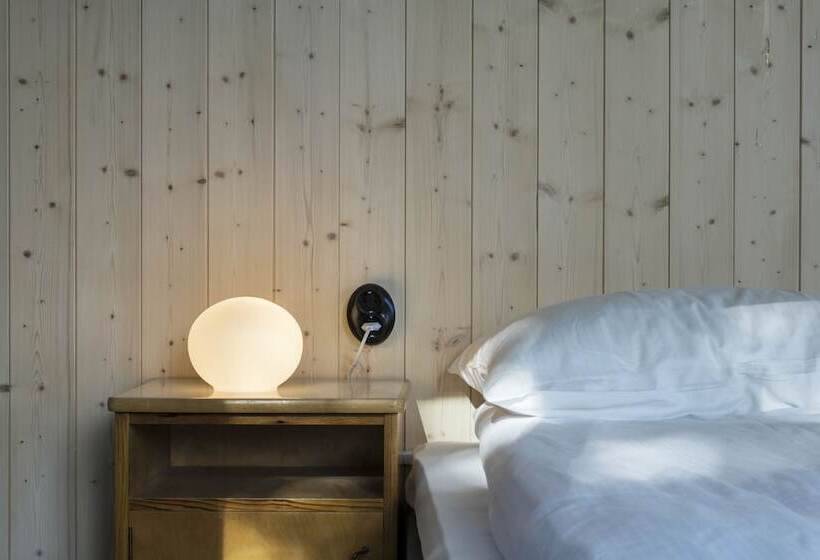 חדר סטנדרט לארבעה, Trevarefabrikken