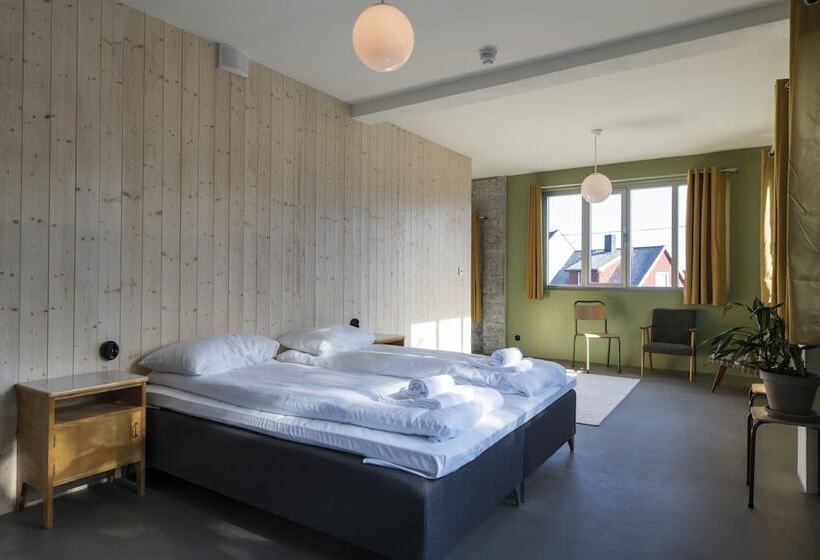 חדר סטנדרט לארבעה, Trevarefabrikken