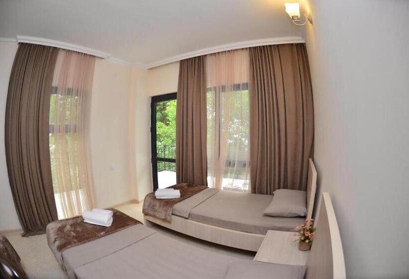 اتاق استاندارد چهار تخته, Gori